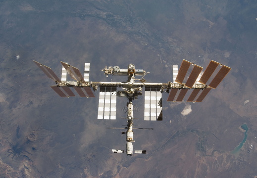 STS133-E-10418