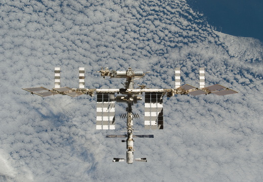 STS133-E-10405