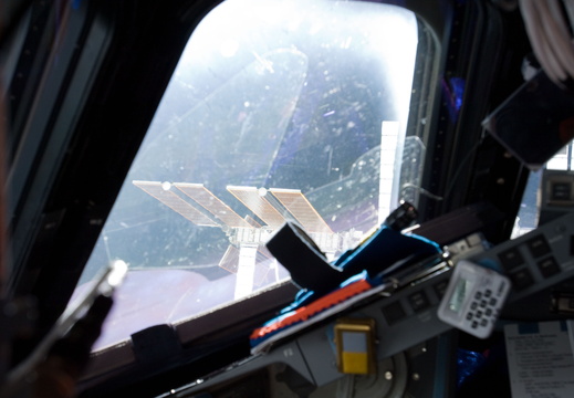 STS133-E-06846