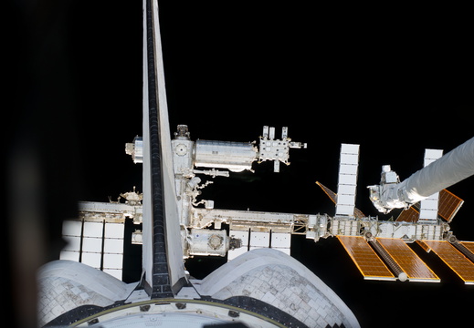 STS133-E-06674