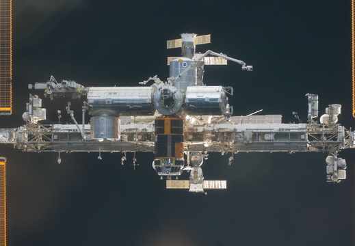 STS133-E-10562