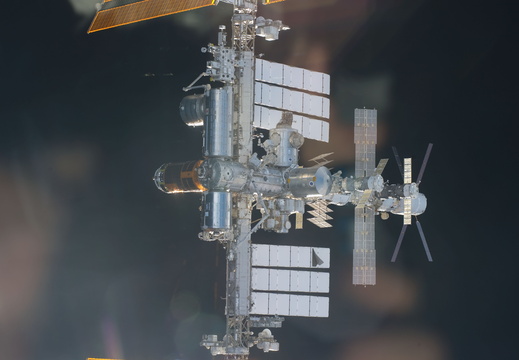 STS133-E-11114