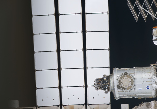 STS133-E-06416