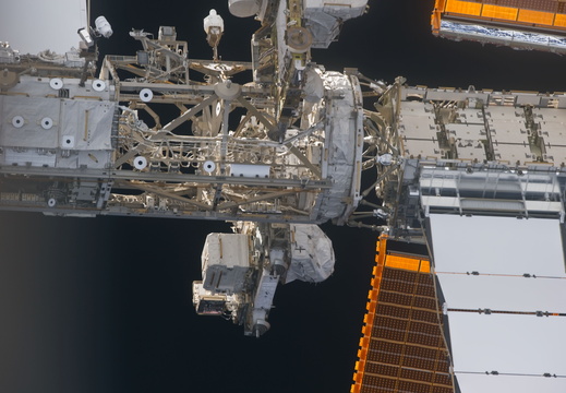 STS133-E-06448