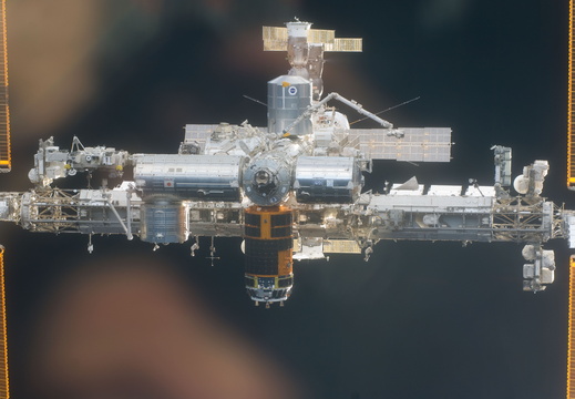 STS133-E-10550