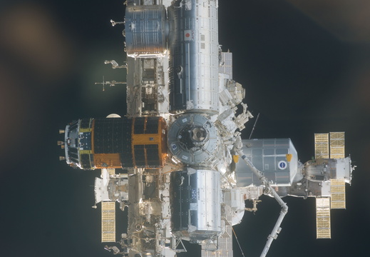 STS133-E-10551