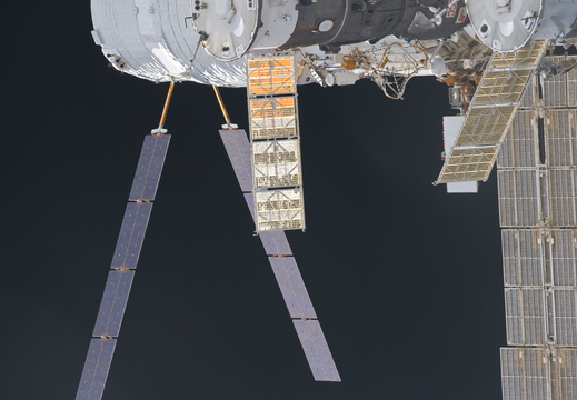 STS133-E-06468