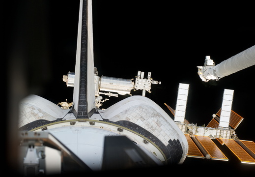 STS133-E-06670