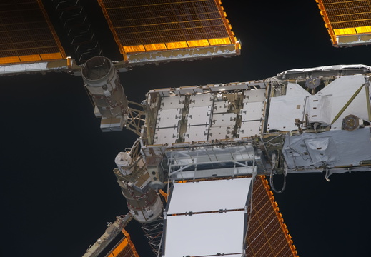 STS133-E-06434
