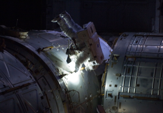 STS132-E-08895