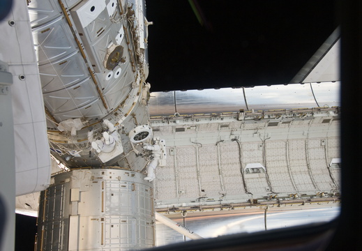 STS132-E-09074