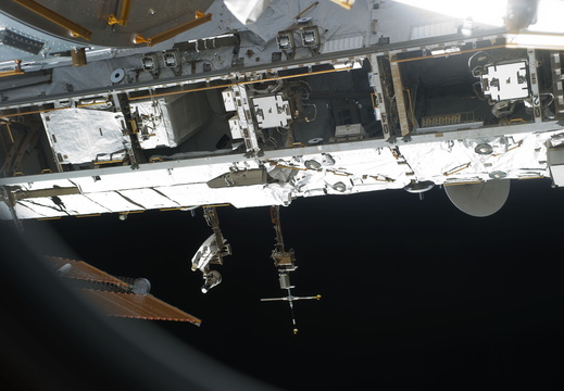 STS132-E-13008