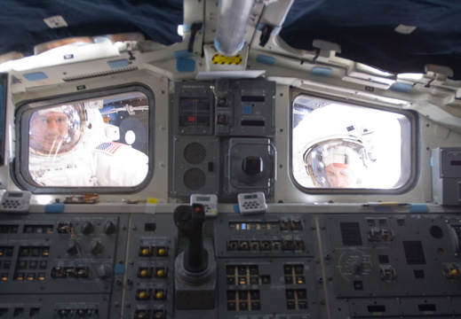 STS132-E-08917