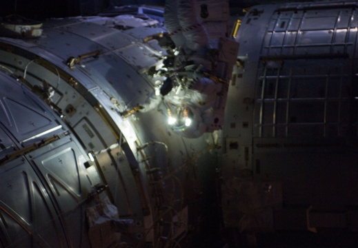 STS132-E-08897