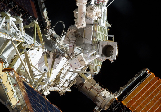 STS132-E-09240