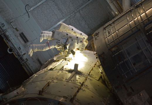 STS132-E-08900