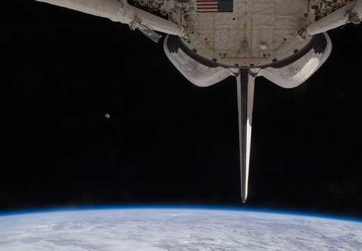 STS132-E-11632