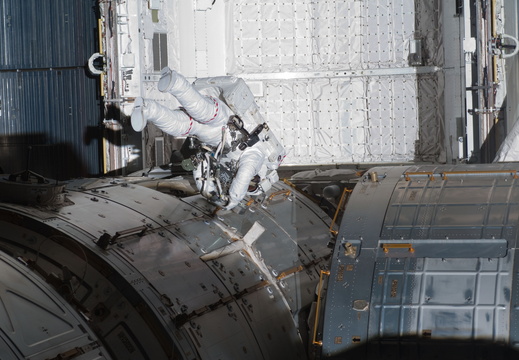 STS132-E-08905