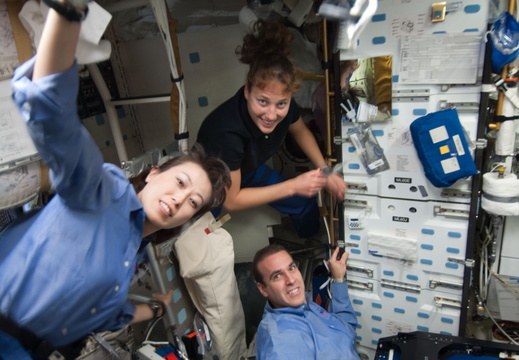 STS131-E-11668