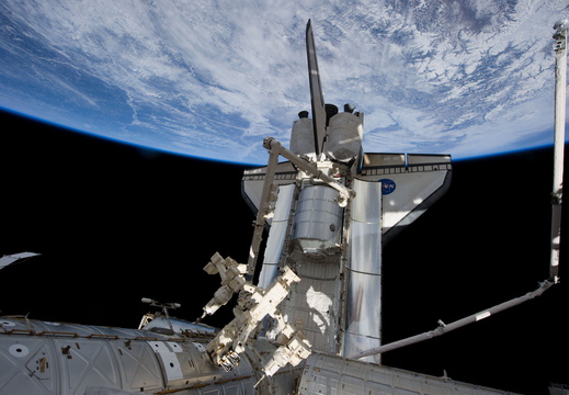 STS131-E-07765