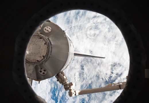 STS131-E-10337