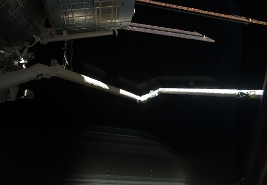 STS131-E-10474