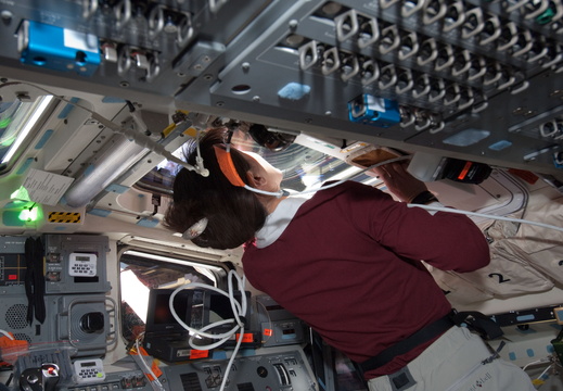 STS131-E-07282