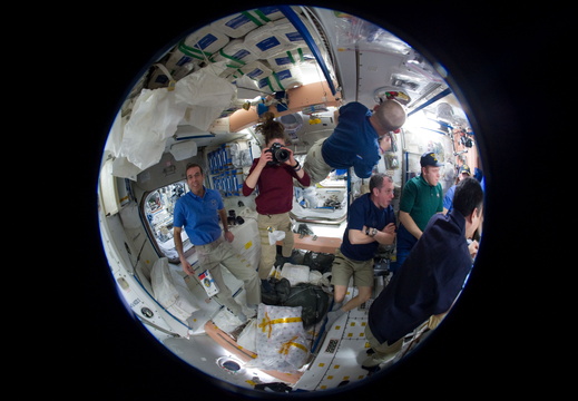 STS131-E-10222