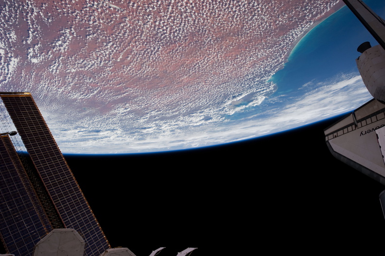STS131-E-11993.jpg