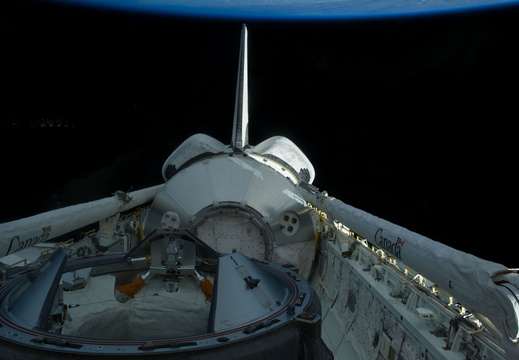 STS131-E-11147