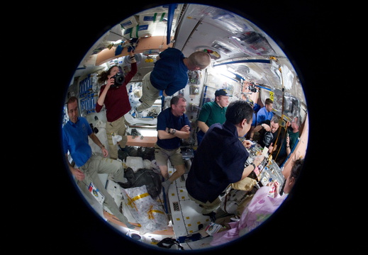 STS131-E-10224