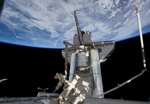 STS131-E-07764