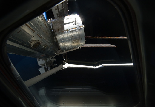 STS131-E-10475