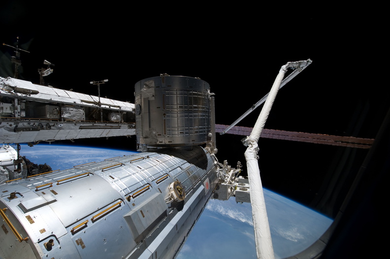 STS131-E-08481.jpg