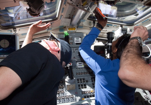 STS131-E-07271