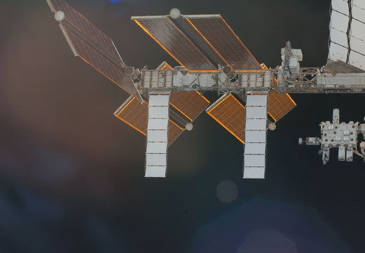STS130-E-12274