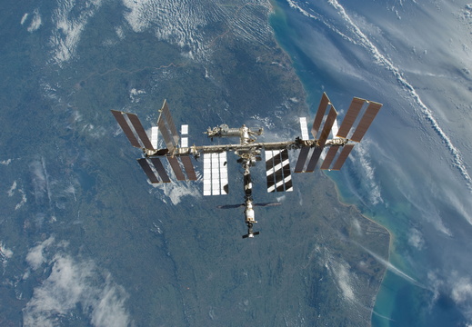 STS129-E-09305
