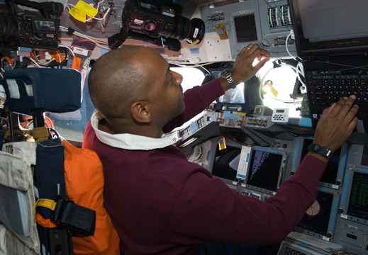 STS129-E-06299