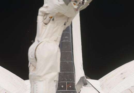 STS129-E-05543