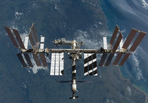 STS129-E-10129