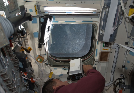 STS128-E-06922