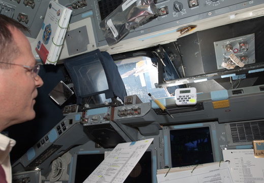 STS128-E-06945