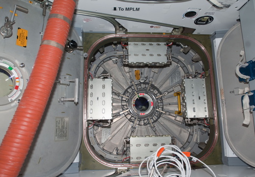 STS128-E-08372