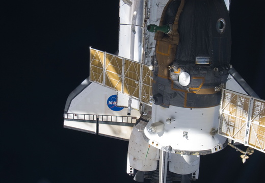 STS129-E-07703