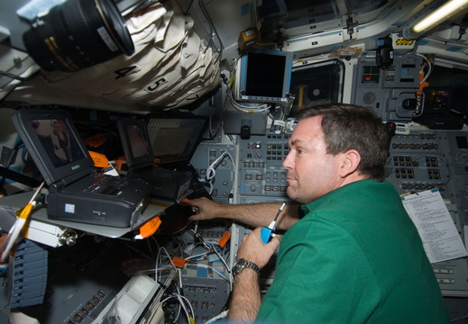STS129-E-07879