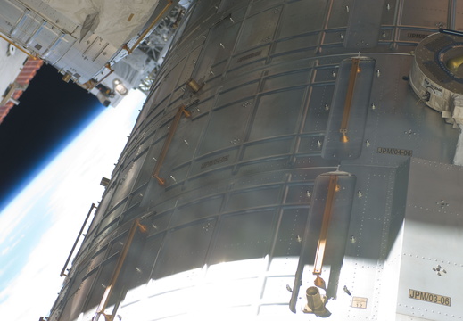 STS129-E-08040