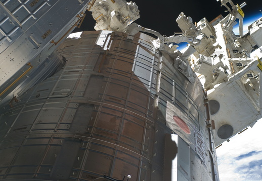 STS129-E-08043