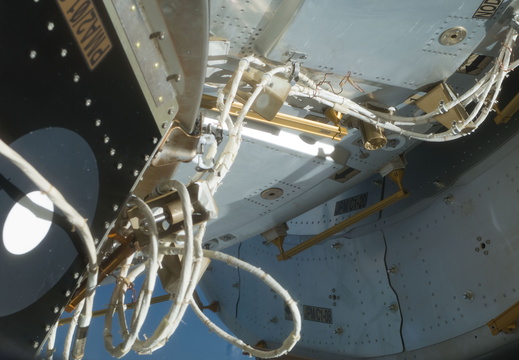 STS129-E-08061