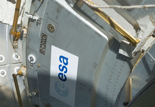 STS129-E-08077
