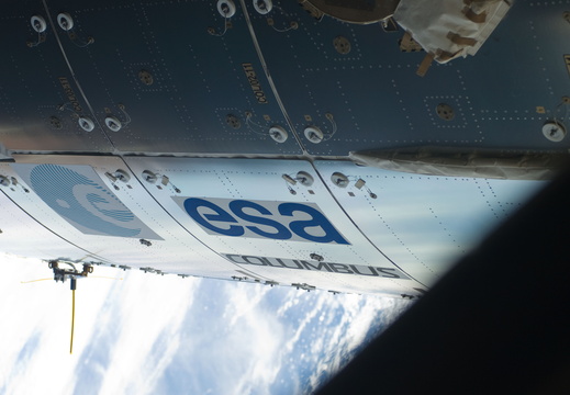 STS129-E-08093